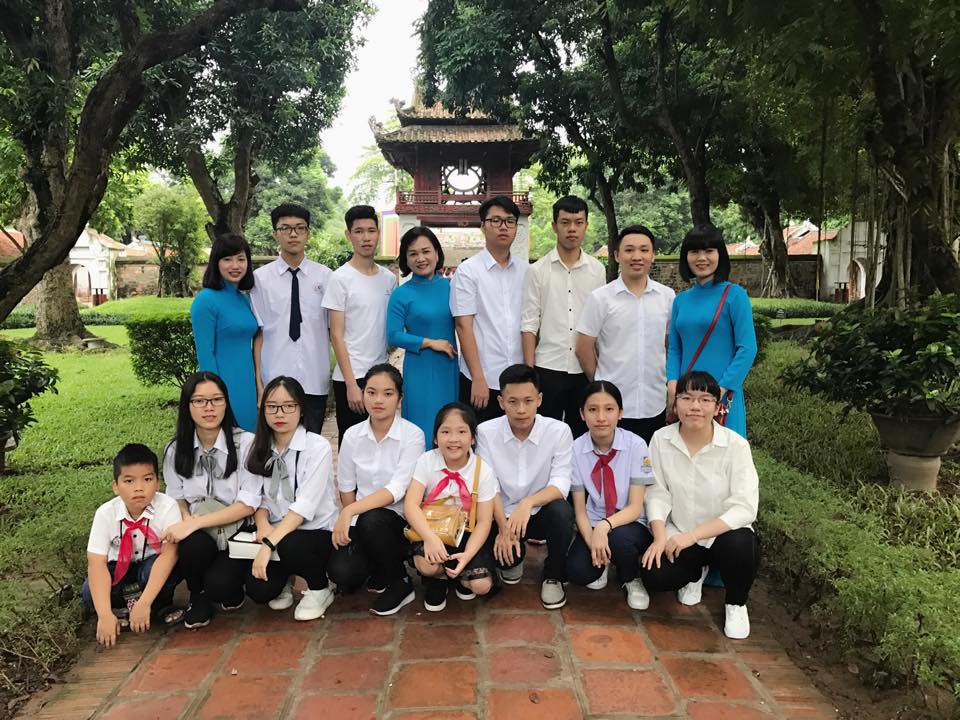 ĐOÀN ĐẠI BIỂU CON CNVCLĐ THAN HÒN GAI  THAM DỰ LỄ BÁO CÔNG, TUYÊN DƯƠNG  TẠI VĂN MIẾU – QUỐC TỬ GIÁM