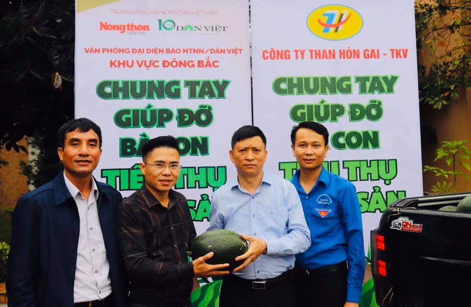 Giúp đỡ nông dân tiêu thụ nông sản