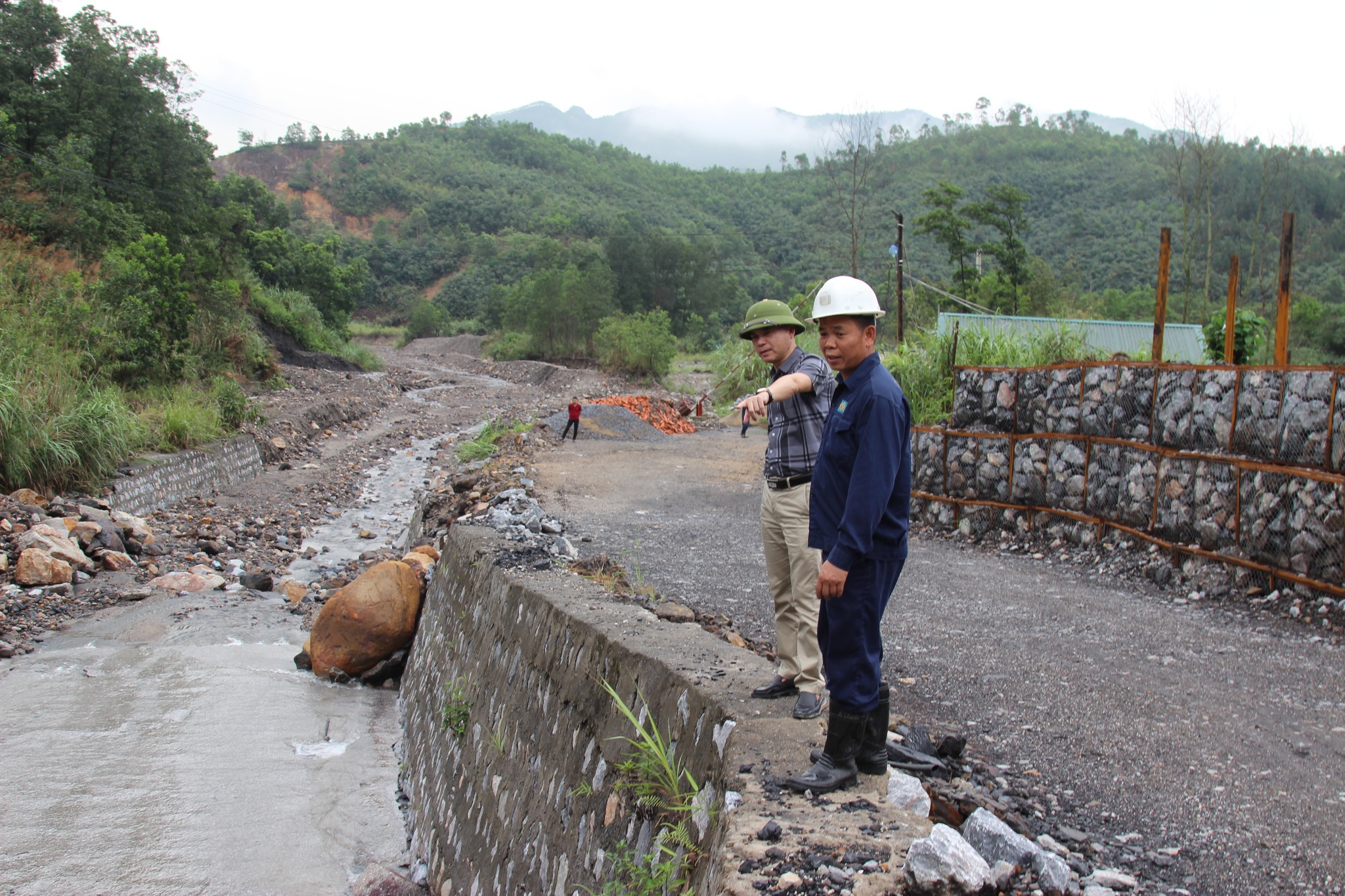 ĐẢNG ỦY CÔNG TY KIỂM TRA CÔNG TÁC ANTT, RANH GIỚI MỎ VÀ PCMB